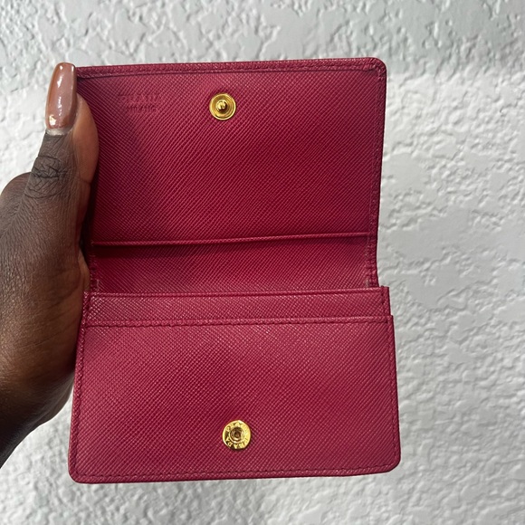 Prada Saffiano leather card holder! - Picture 10 of 10
